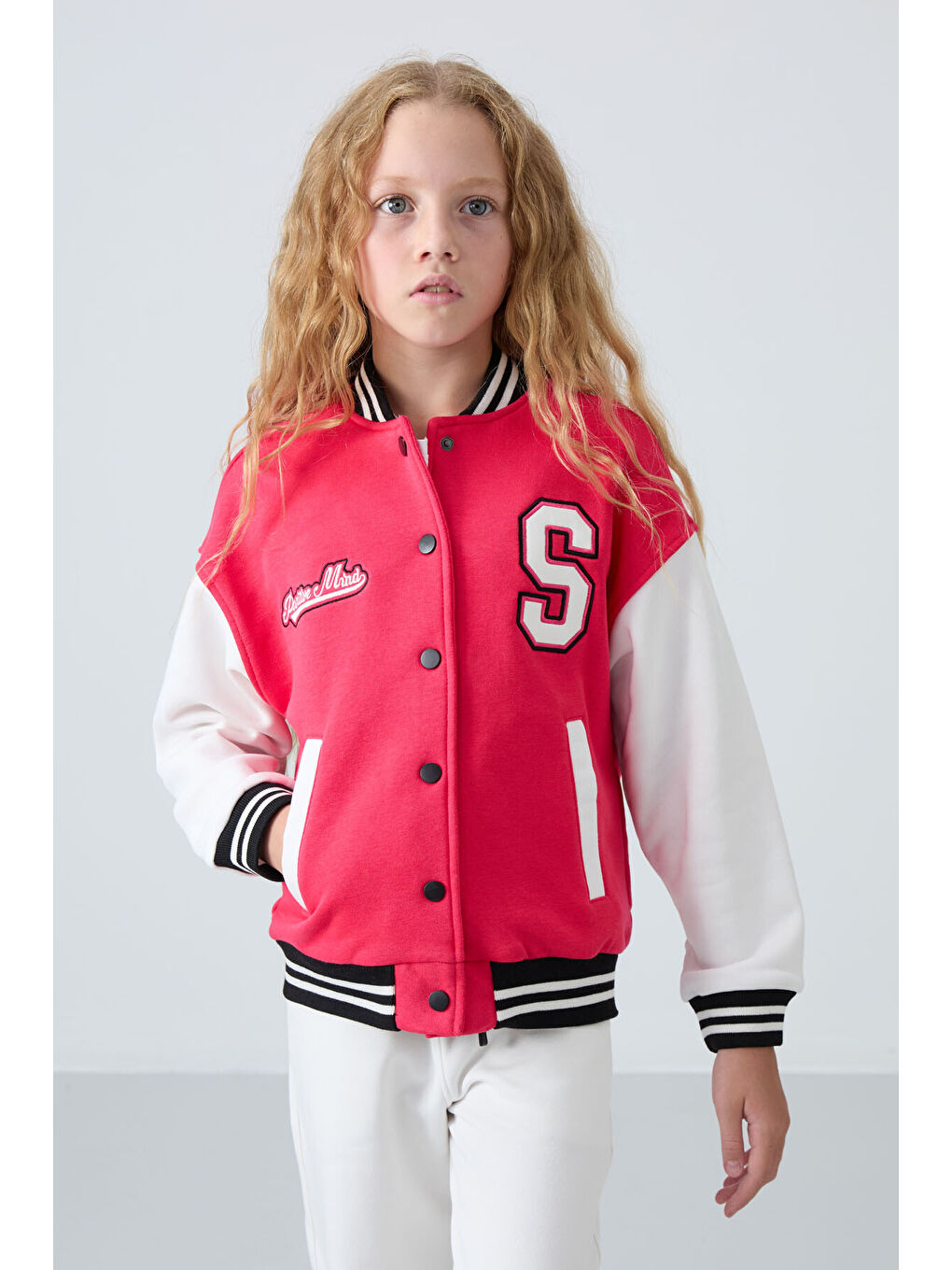 Viva Kırmızı Pamuklu İçi Tüylü Yumuşak Dokulu Standart Fit Nakışlı Kız Çocuk Kolej Ceket - 75163-8