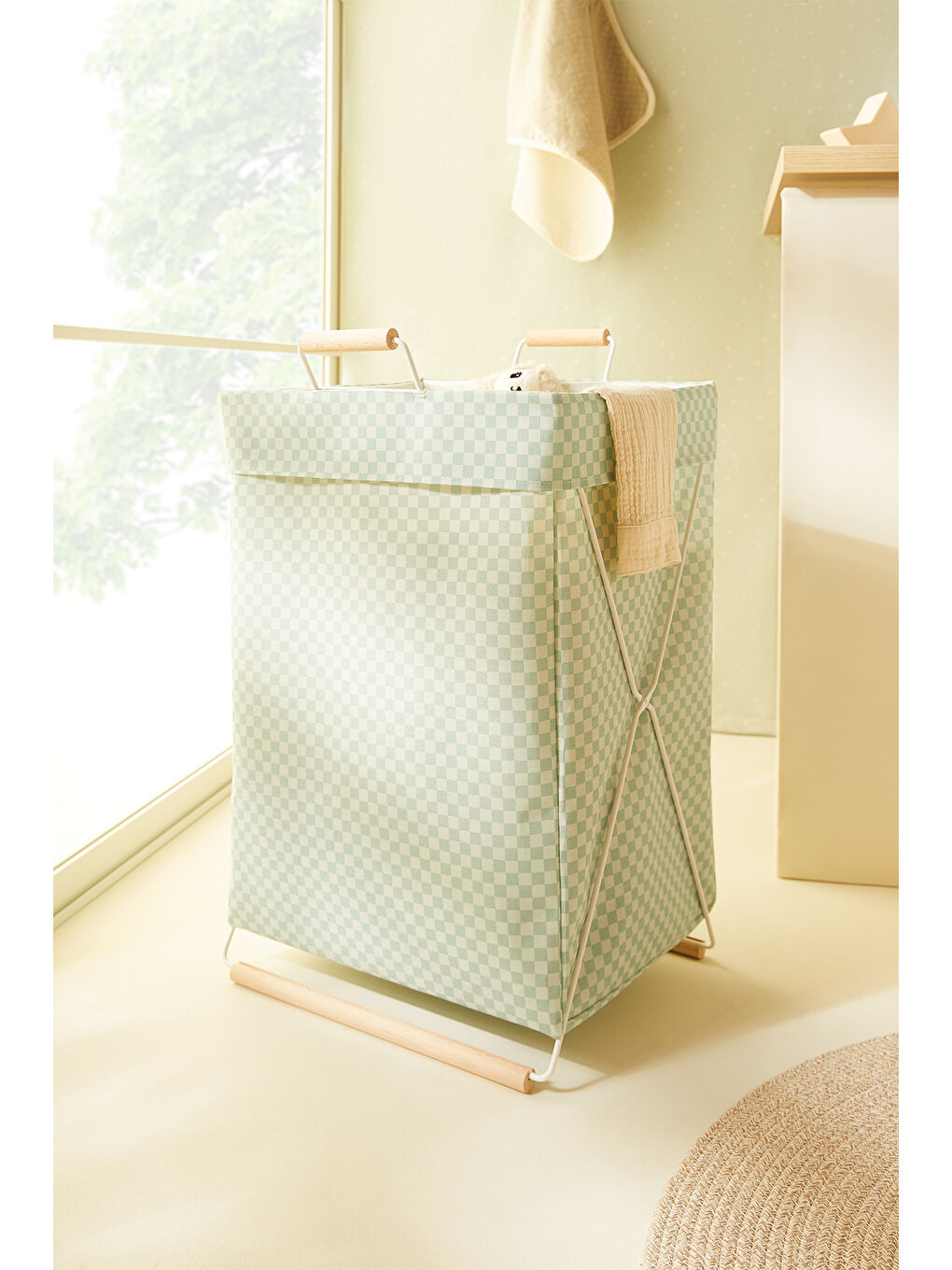 Yeşil Katlanabilir Metal Destekli Beyaz Renk Mint Dama Desen Çamaşır Sepeti 36 x 33 x 60 cm-1