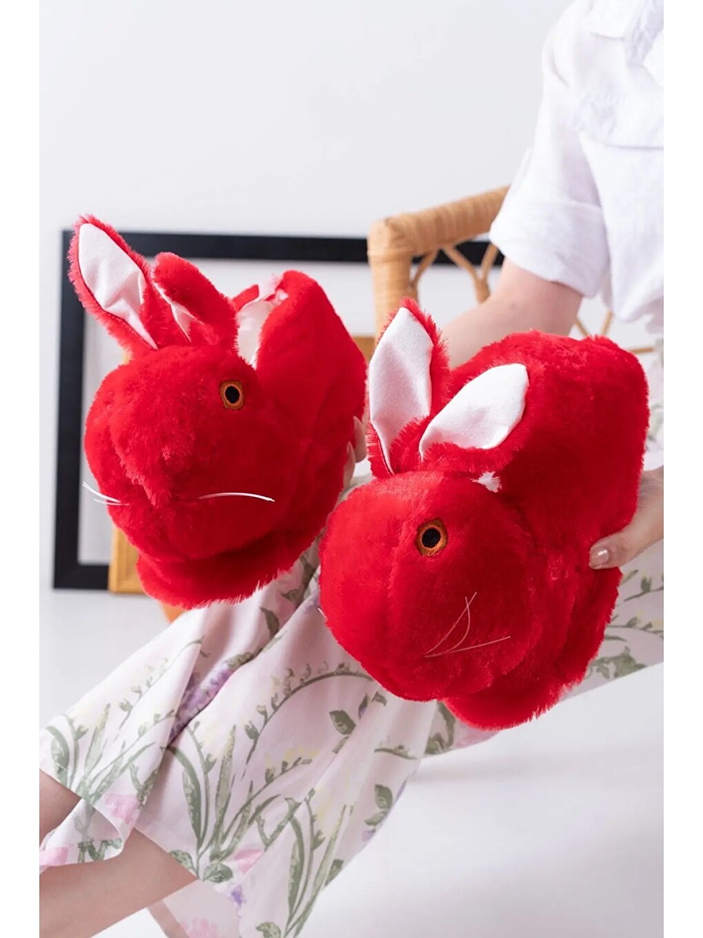 Kırmızı Tavşan Figürlü Gri Pelüş Panduf Ev Pandufu Unisex-1