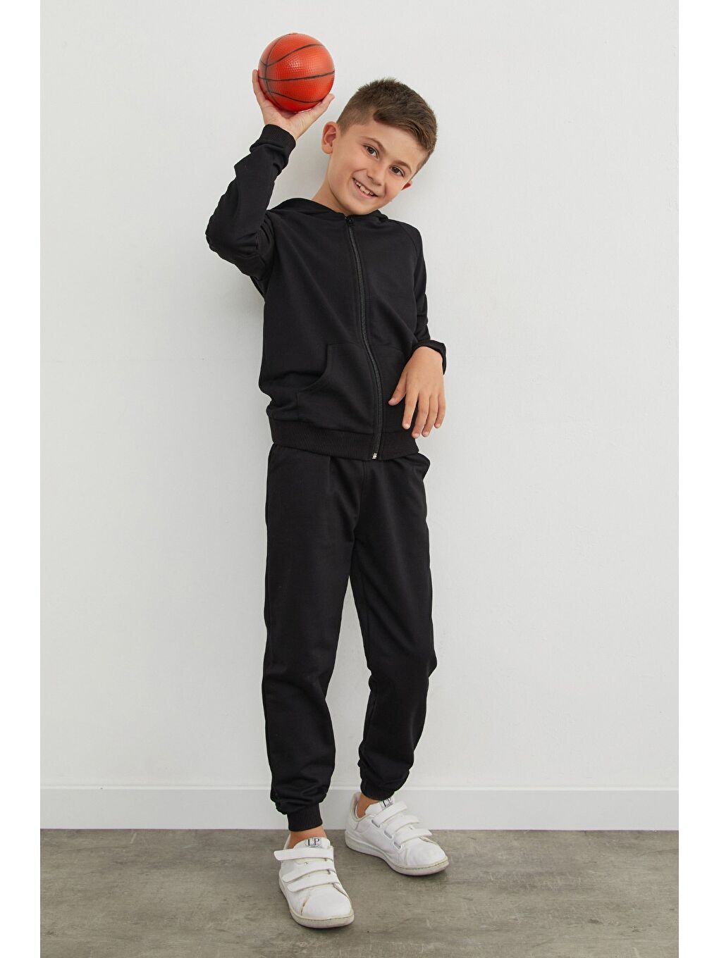 Siyah Kapüşonlu Fermuarlı Unisex Çocuk Eşofman Takımı