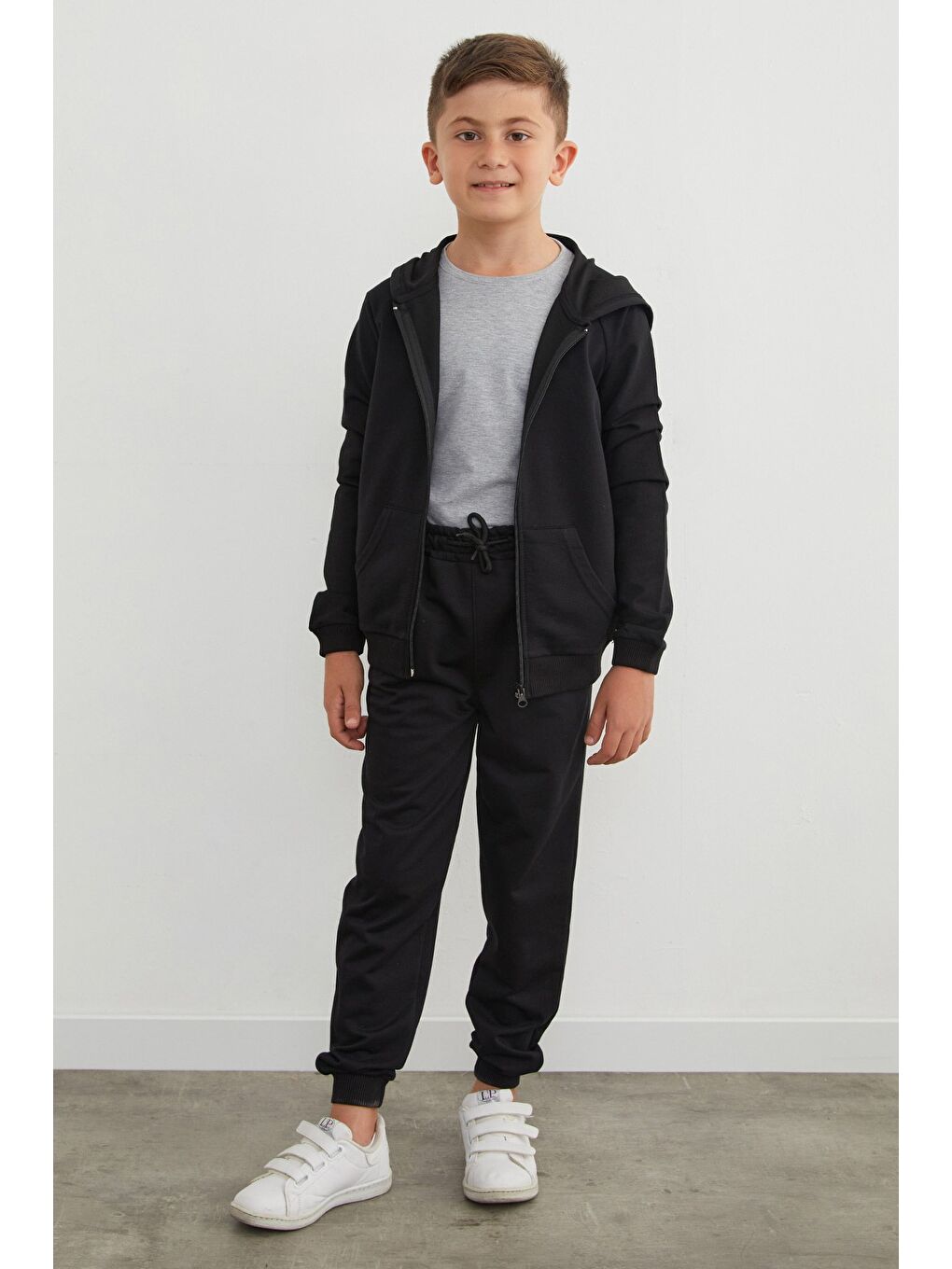 Siyah Kapüşonlu Fermuarlı Unisex Çocuk Eşofman Takımı-1