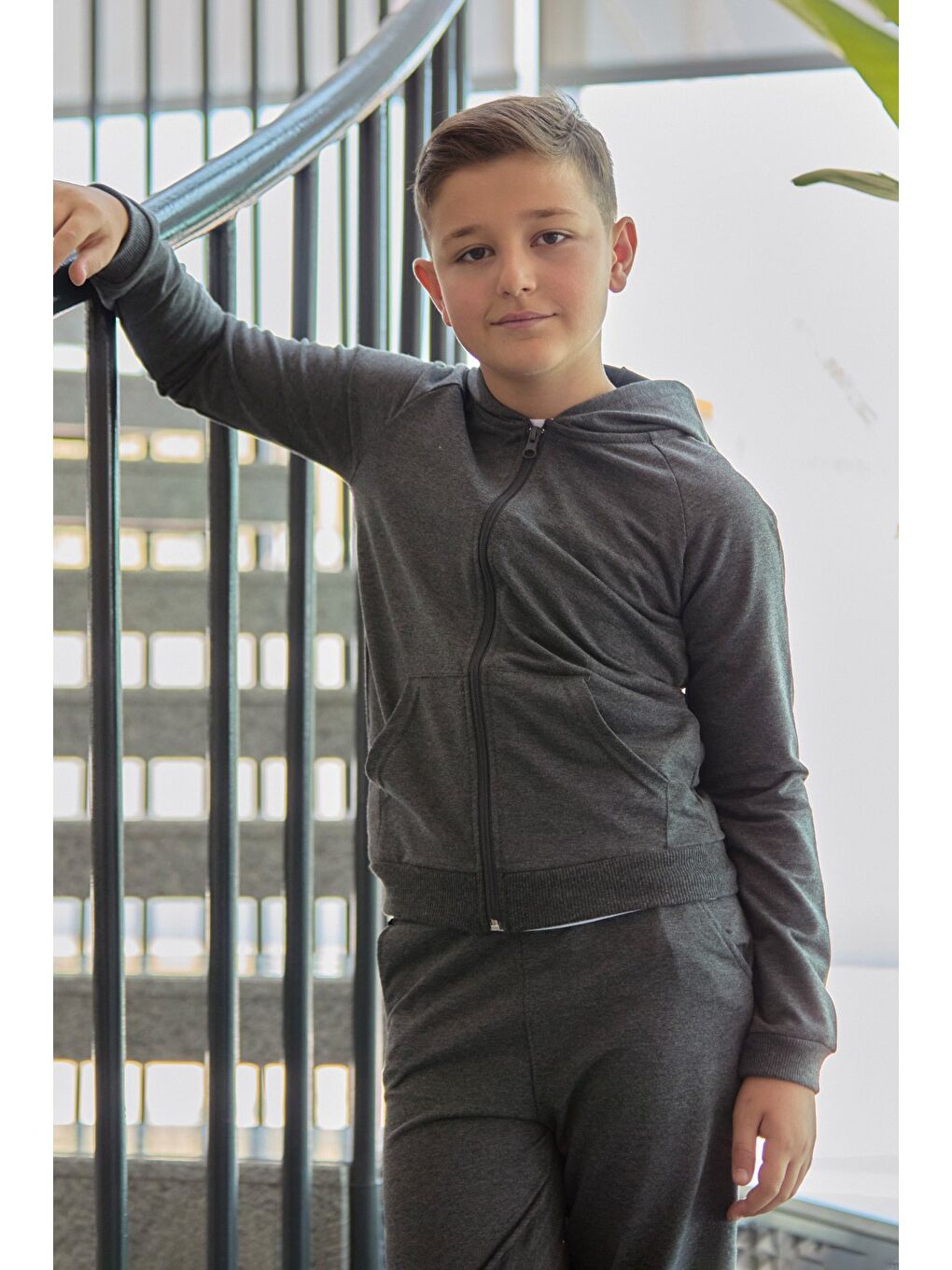 Antrasit Kapüşonlu Fermuarlı Unisex Çocuk Eşofman Takımı-2