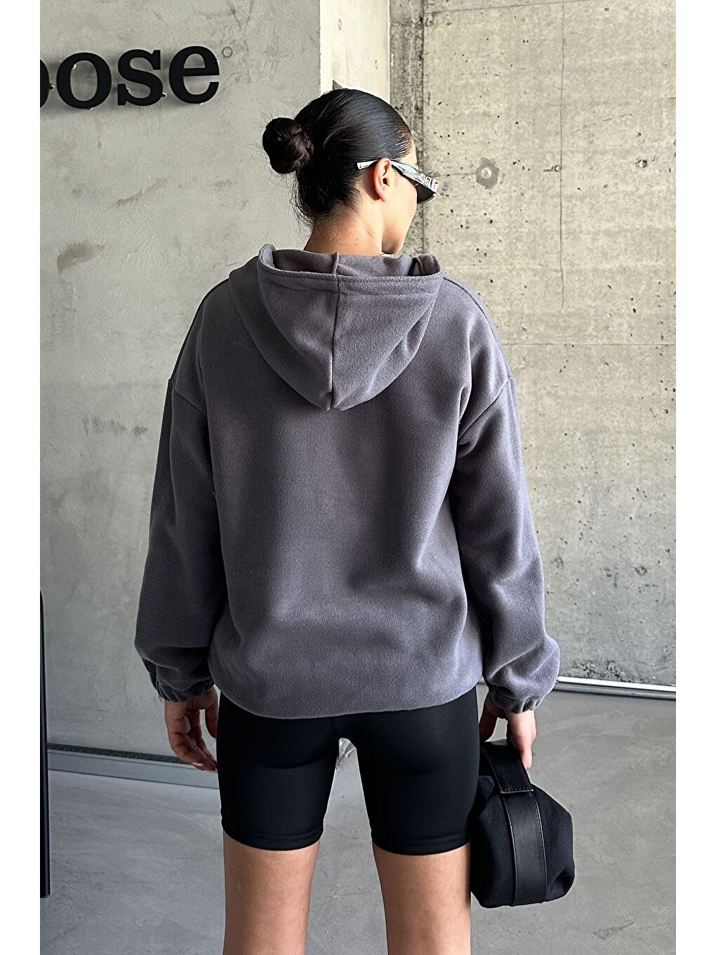 Gri Kadın Füme Climbing Mountain Baskılı Oversize Yarım Fermuarlı Kapüşonlu Polar Sweatshirt-3