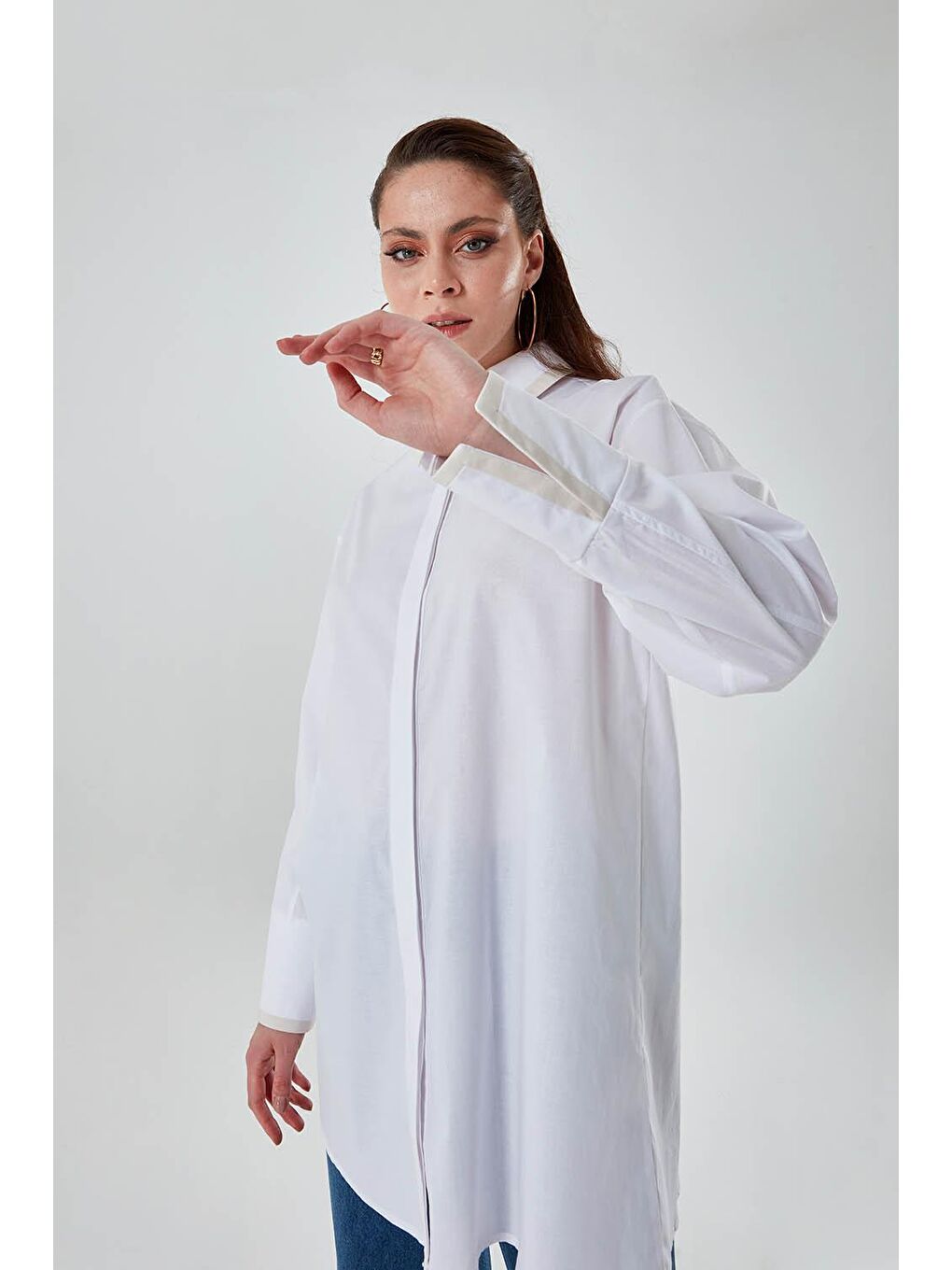 Biye Detaylı Beyaz Gömlek-3