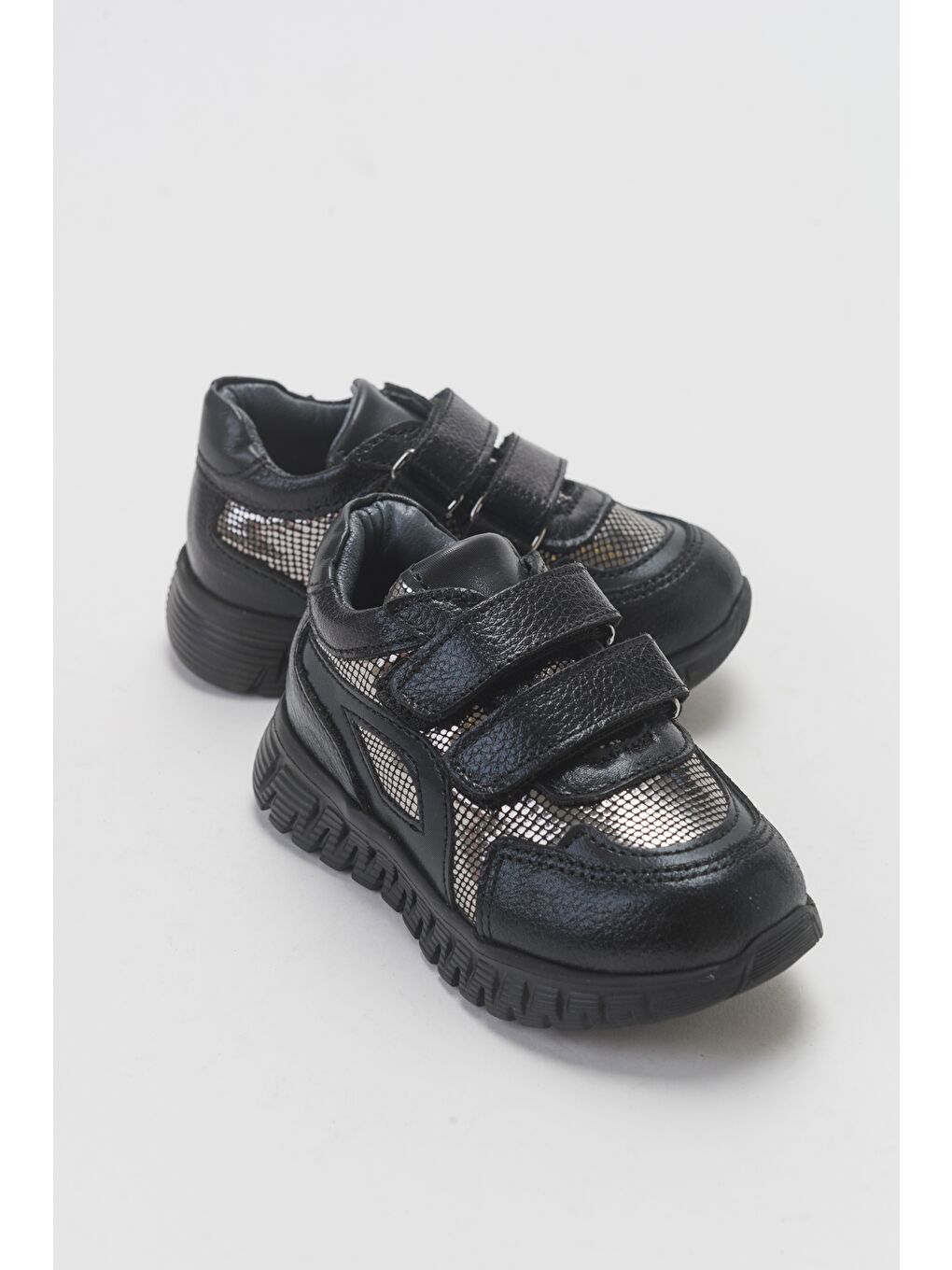 Kız Çocuk Siyah Hakiki Deri Günlük Çocuk Ayakkabı-1