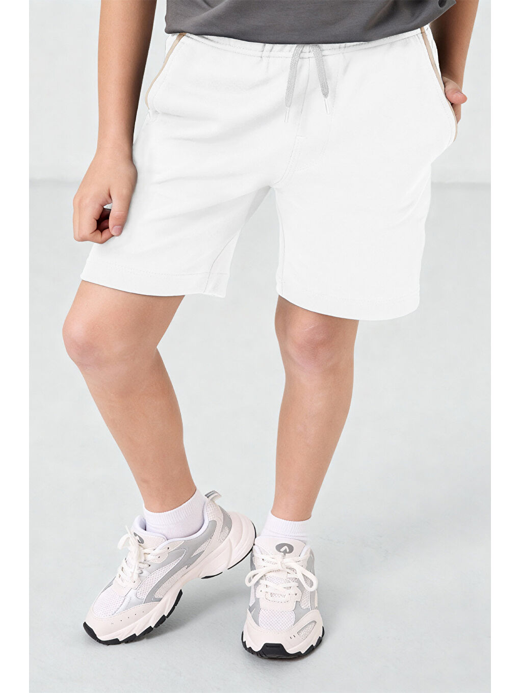 Ekru Standart Fit Erkek Çocuk Şort - 11284-2