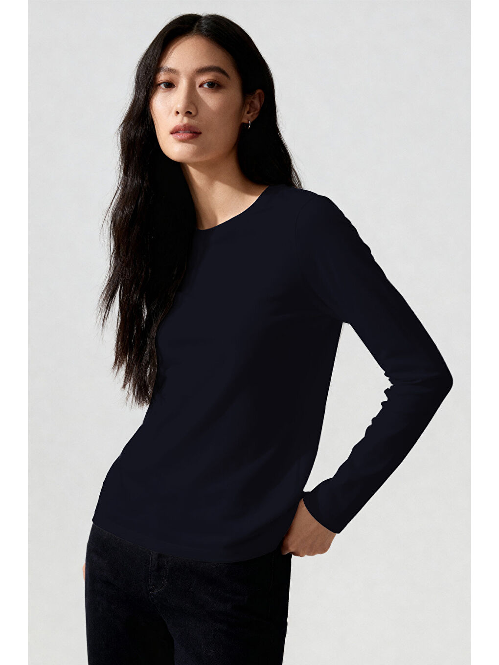 Lacivert O Yaka Standart Fit Uzun Kollu Basic Kadın T-Shirt - 97312-1