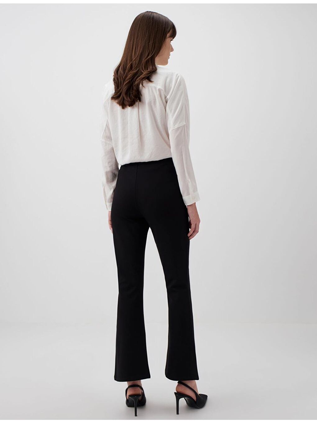 Siyah Yüksek Bel Bol Paça Fileto Cepli Pantolon-4