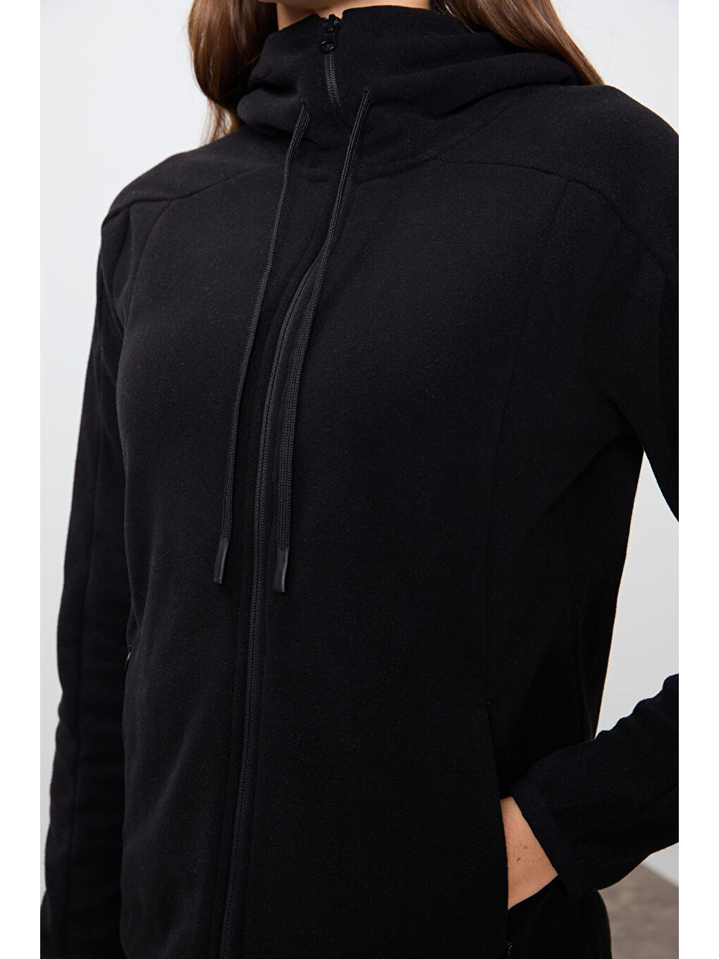 Siyah Kalın Yumuşak Dokulu Kapüşonlu Standart Fit Nakışlı Polar Kadın Sweatshirt  97287-4