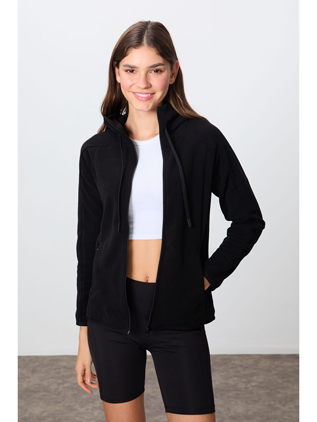 Siyah Kalın Yumuşak Dokulu Kapüşonlu Standart Fit Nakışlı Polar Kadın Sweatshirt  97287-6