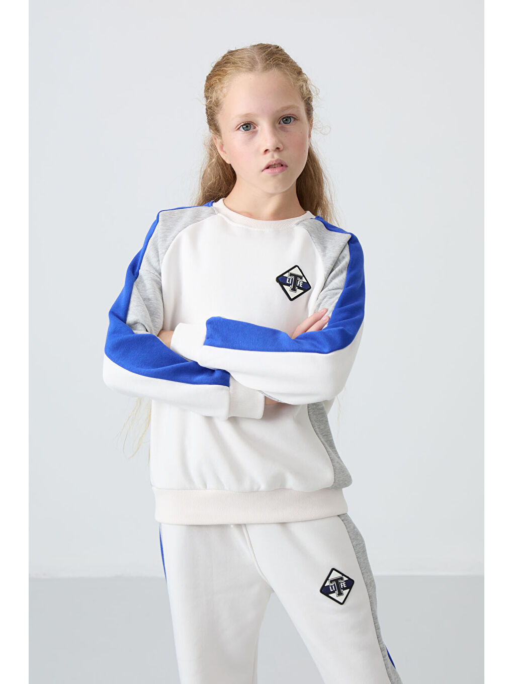 Ekru Pamuklu İçi Tüylü Yumuşak Dokulu Standart Fit Baskılı Kız Çocuk Eşofman Takım - 75165-6