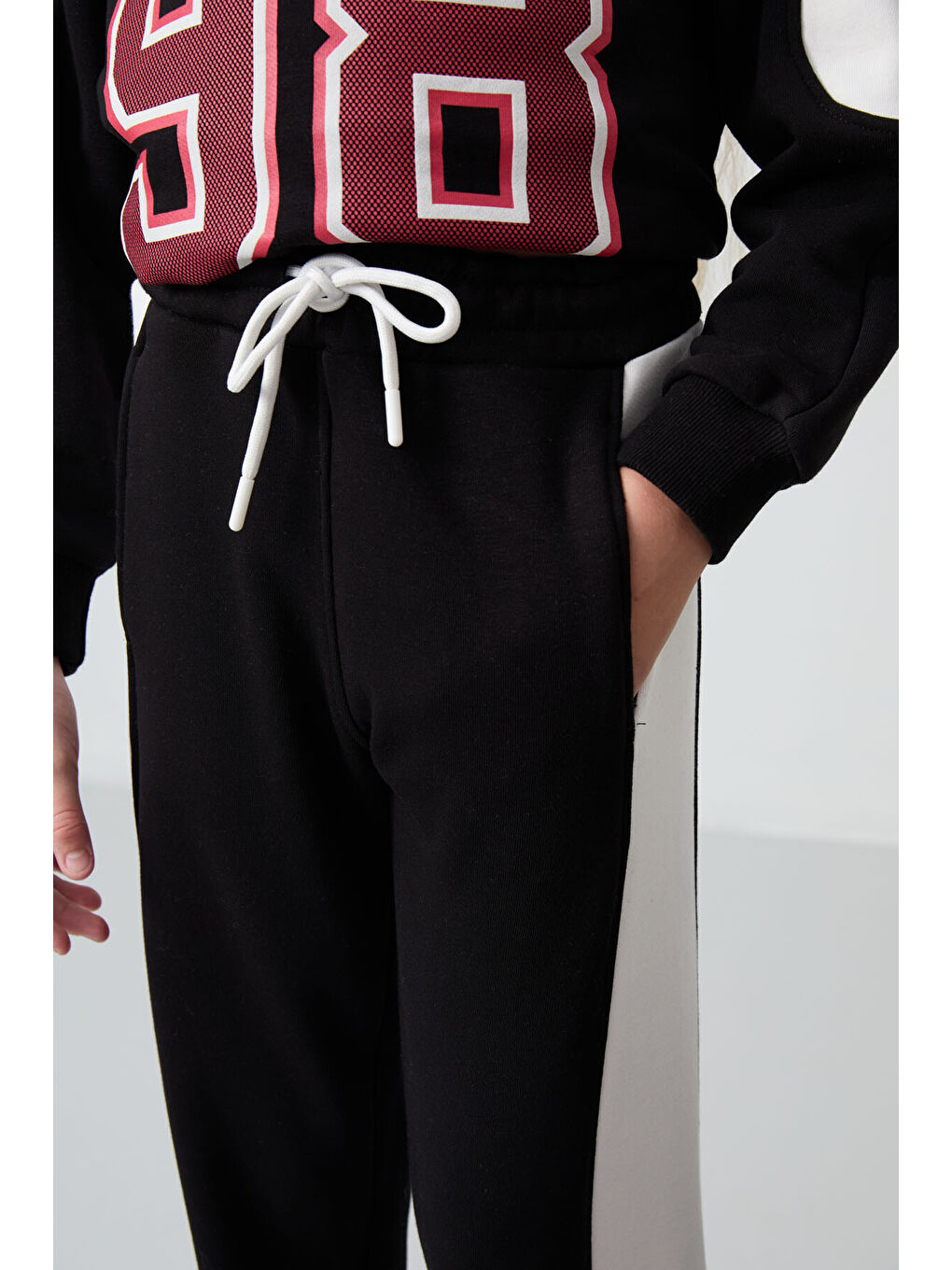 Siyah Pamuklu İçi Tüylü Yumuşak Dokulu Standart Fit Nakışlı Kız Çocuk Eşofman Takım - 75170-8