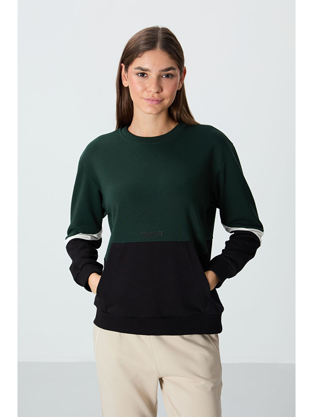 Çam Yeşili Kompakt Pamuklu Kalın Pürüzsüz Dokulu O Yaka Oversize Fit Kadın Sweatshirt - 97289