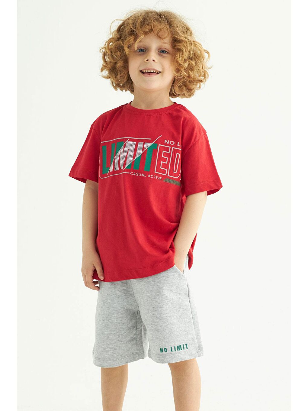 Kırmızı Bisiklet Yaka Lımıted Baskılı Erkek Çocuk Şortlu Takım