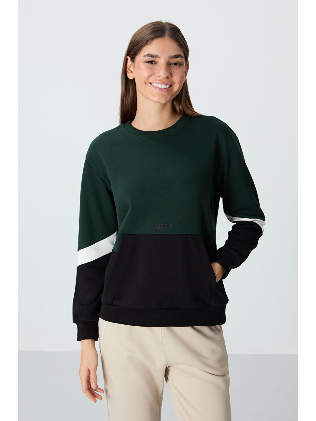 Çam Yeşili Kompakt Pamuklu Kalın Pürüzsüz Dokulu O Yaka Oversize Fit Kadın Sweatshirt - 97289-6