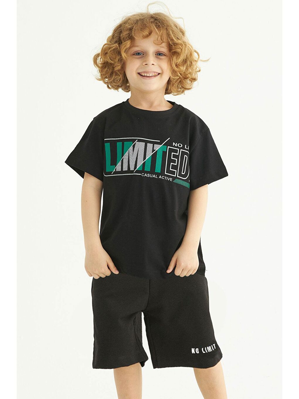 Siyah Bisiklet Yaka Lımıted Baskılı Erkek Çocuk Şortlu Takım-1