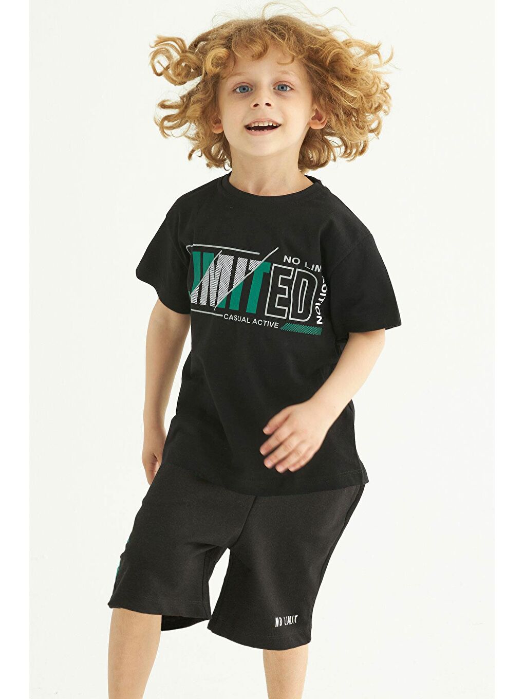 Siyah Bisiklet Yaka Lımıted Baskılı Erkek Çocuk Şortlu Takım-3