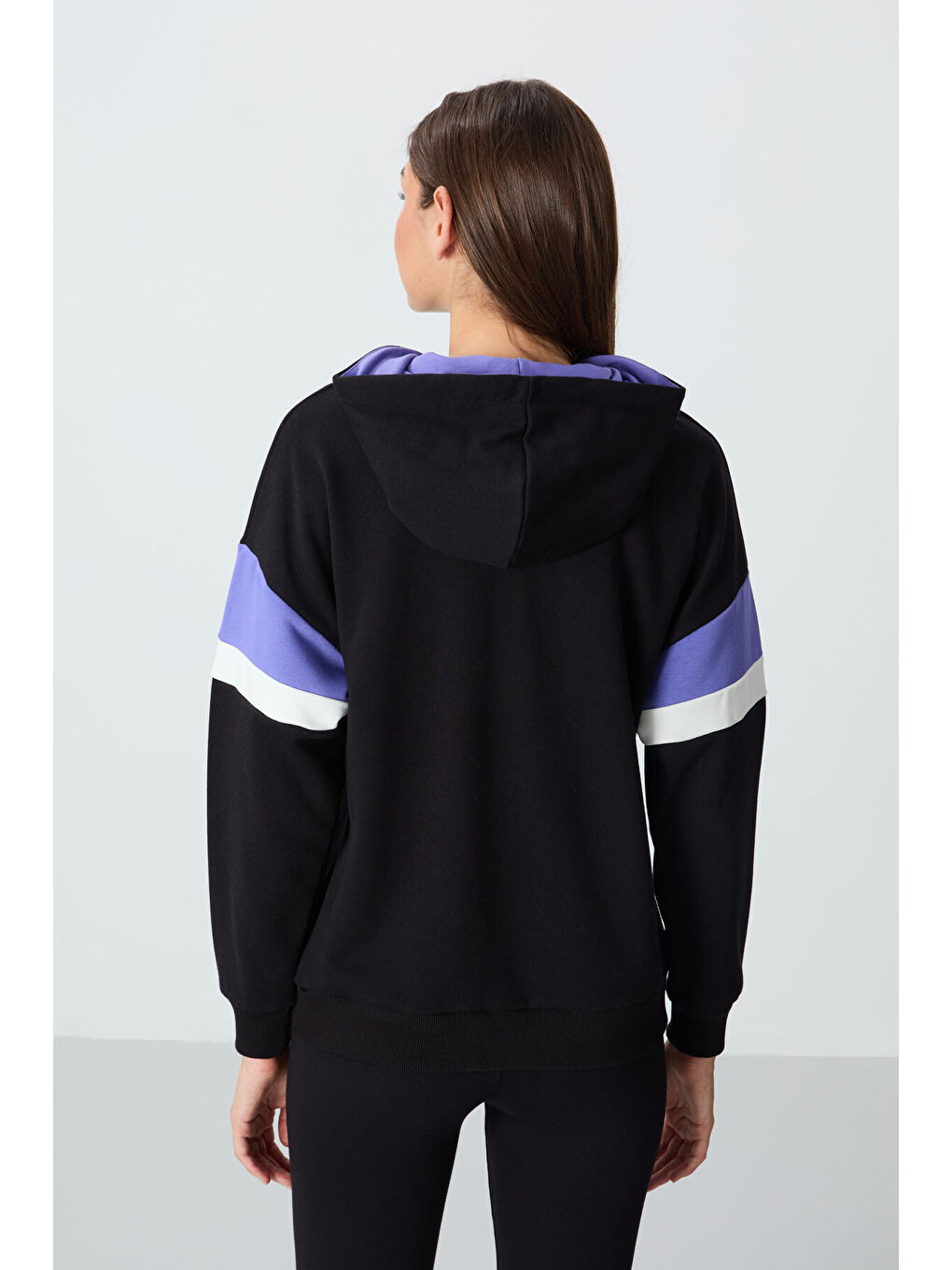 Siyah Kompakt Pamuklu Kalın Pürüzsüz Dokulu Kapüşonlu Oversize Fit Kadın Sweatshirt   97290-8