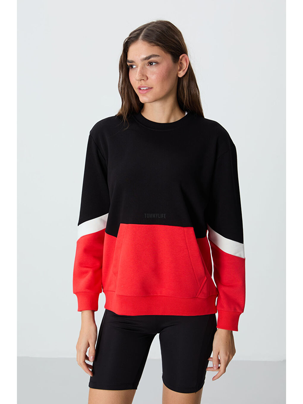 Siyah Kompakt Pamuklu Kalın Pürüzsüz Dokulu O Yaka Oversize Fit Kadın Sweatshirt - 97289