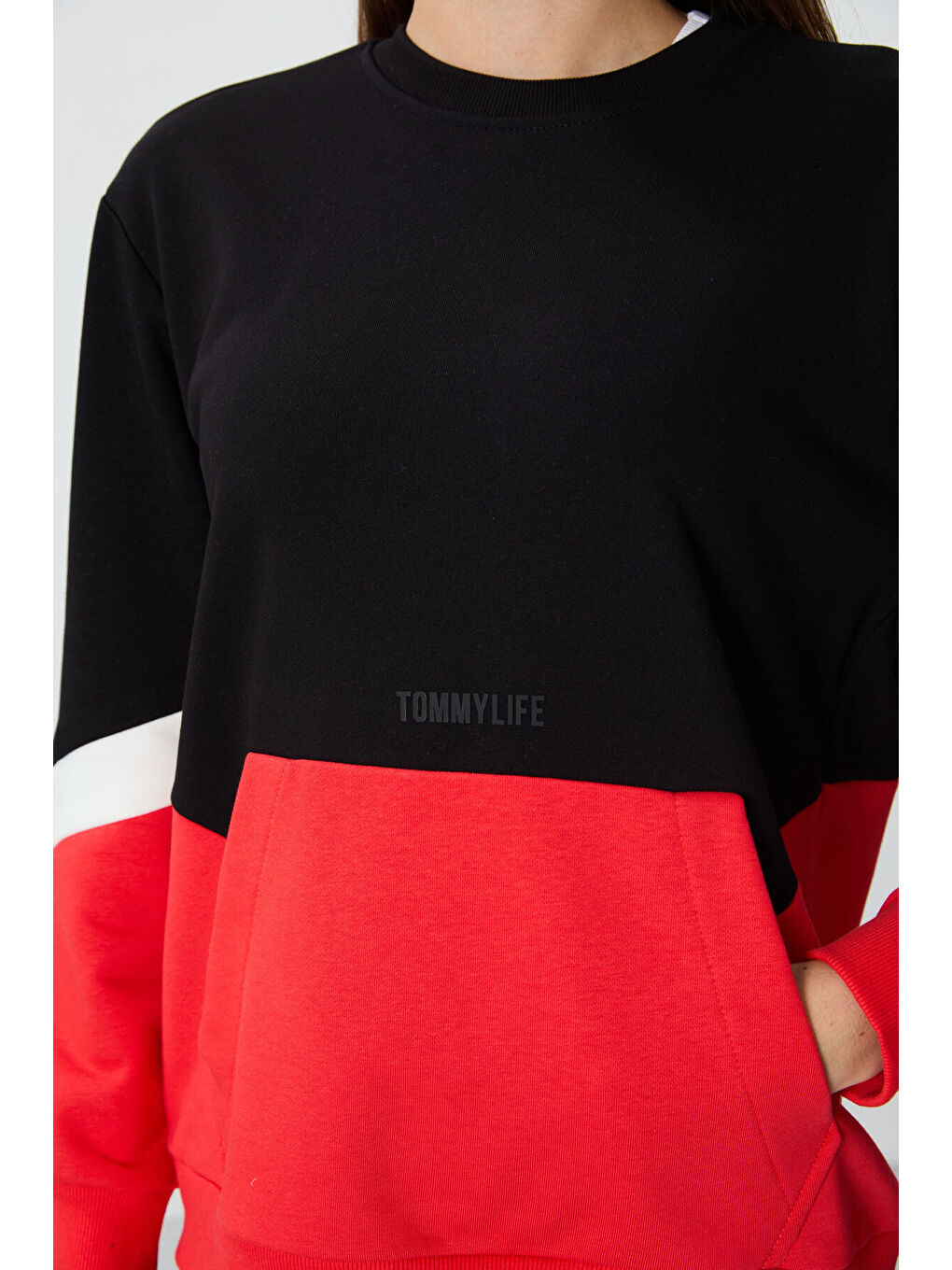 Siyah Kompakt Pamuklu Kalın Pürüzsüz Dokulu O Yaka Oversize Fit Kadın Sweatshirt - 97289-4