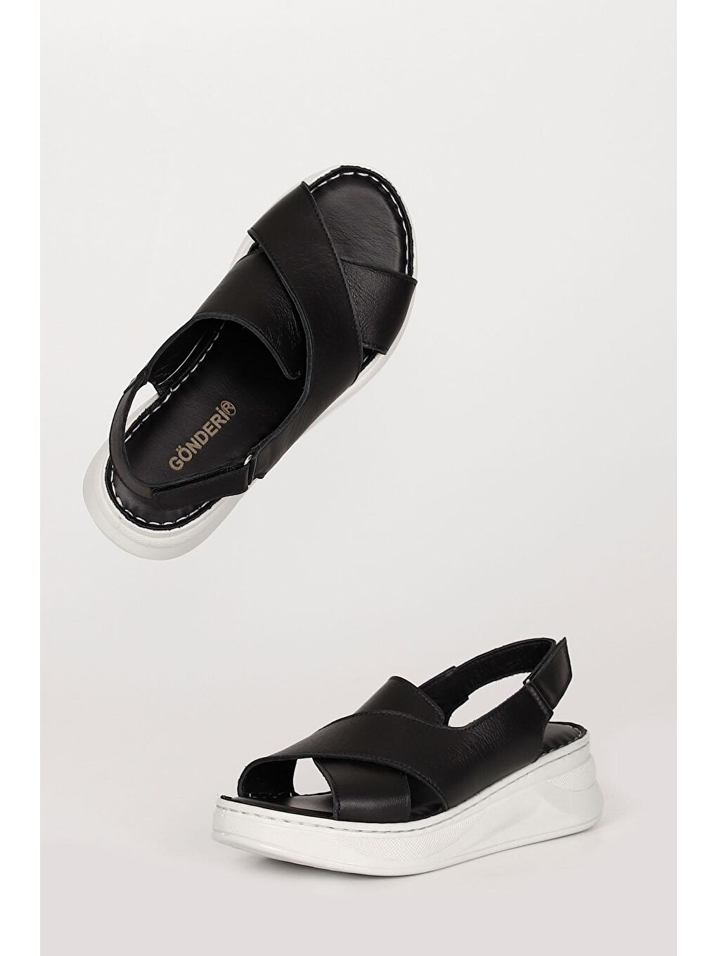 Siyah Hakiki Deri Dolgu Taban Kadın Sandalet 42087