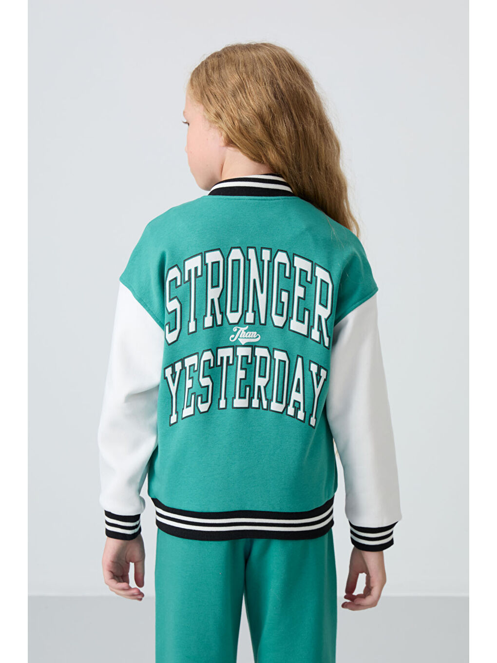 Deniz Yeşil Pamuklu İçi Tüylü Yumuşak Dokulu Standart Fit Nakışlı Kız Çocuk Kolej Ceket - 75163-8