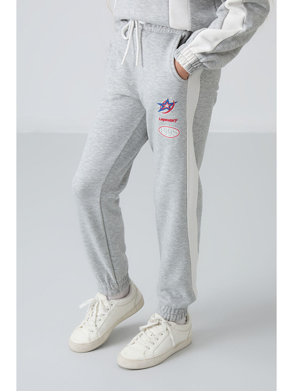 Gri Melanj Pamuklu İçi Tüylü Yumuşak Dokulu Standart Fit Baskılı Kız Çocuk Eşofman Takım - 75166-4