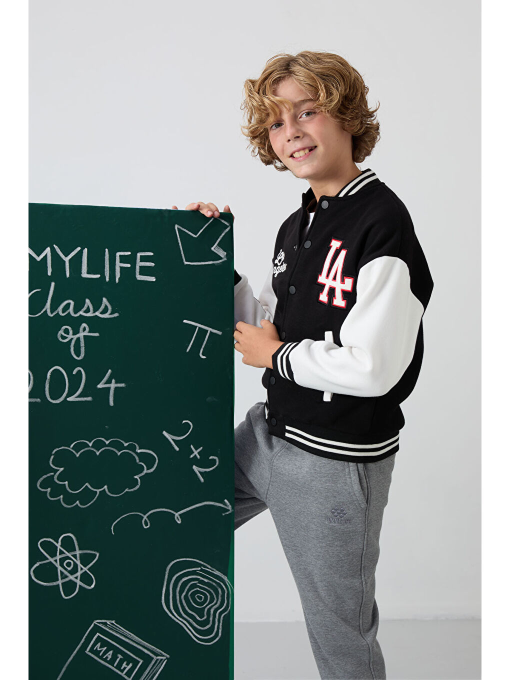 Siyah Pamuklu Kalın İçi Tüylü Yumuşak Dokulu Standart Fit Nakışlı Erkek Çocuk Kolej Ceket - 11258-8