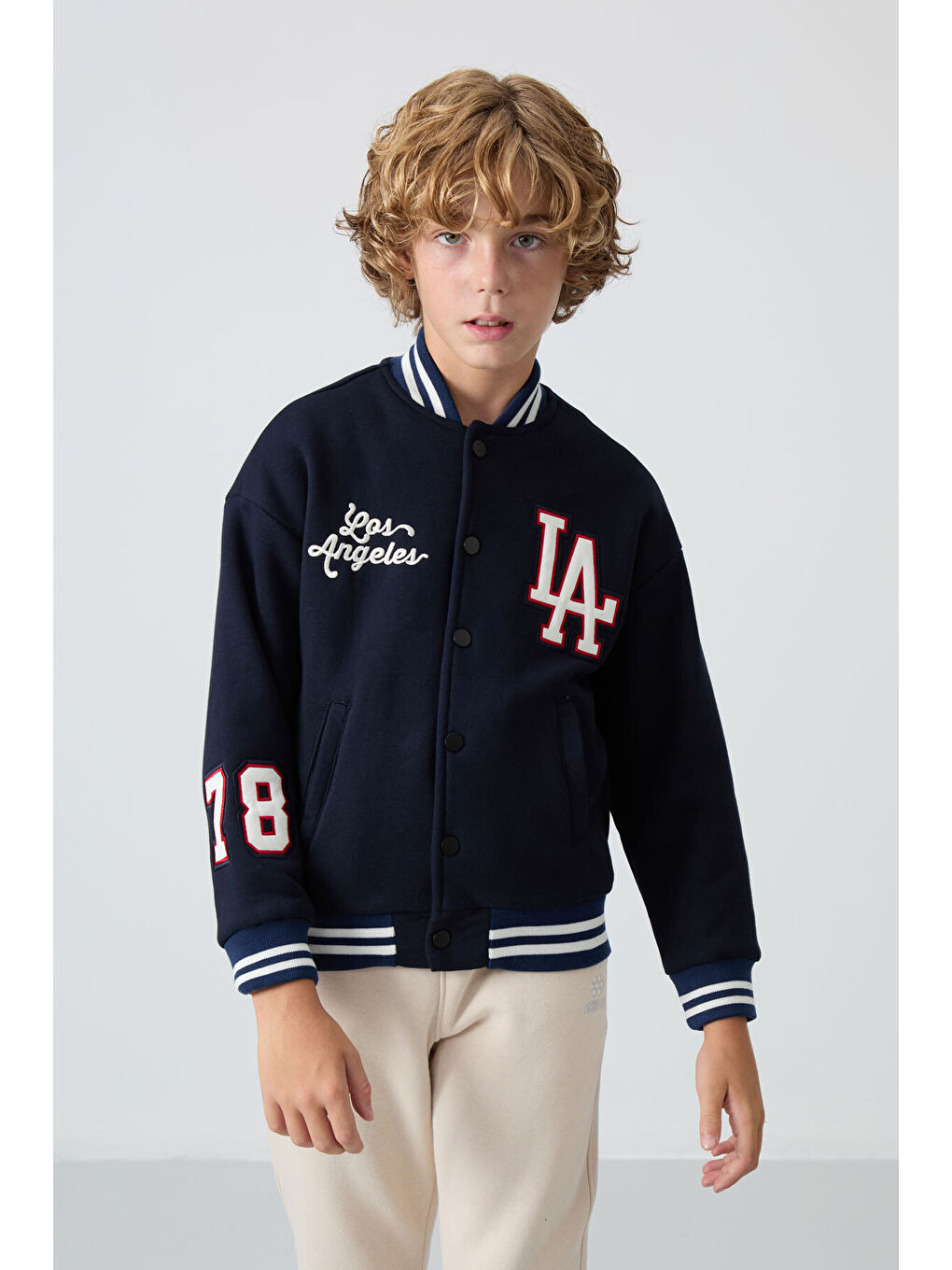 Lacivert Pamuklu Kalın İçi Tüylü Yumuşak Dokulu Standart Fit Nakışlı Erkek Çocuk Kolej Ceket - 1125