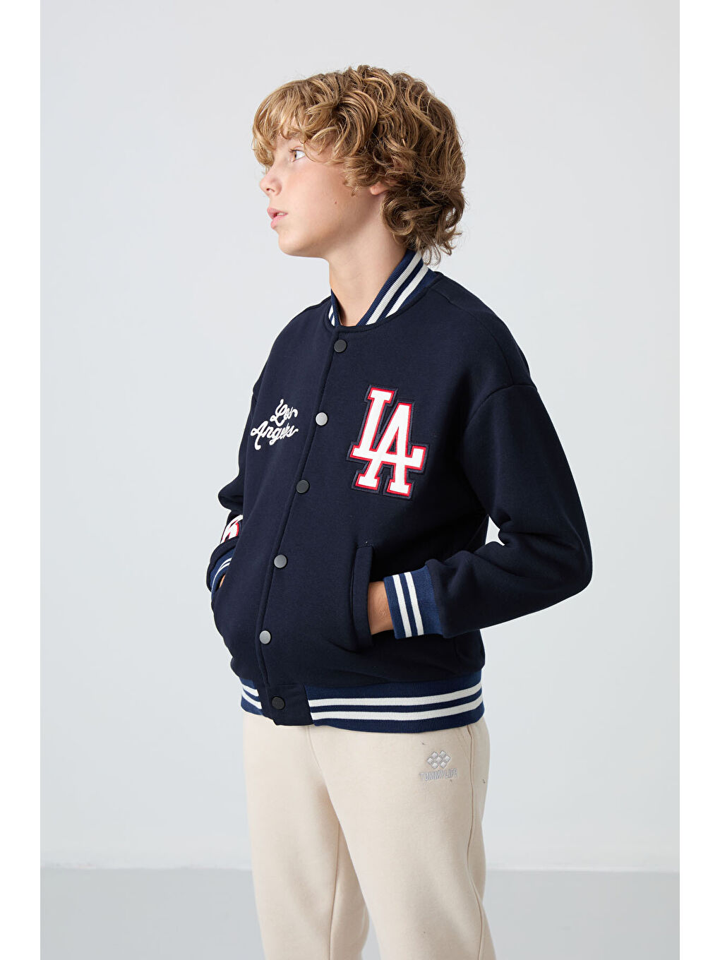 Lacivert Pamuklu Kalın İçi Tüylü Yumuşak Dokulu Standart Fit Nakışlı Erkek Çocuk Kolej Ceket - 1125-6