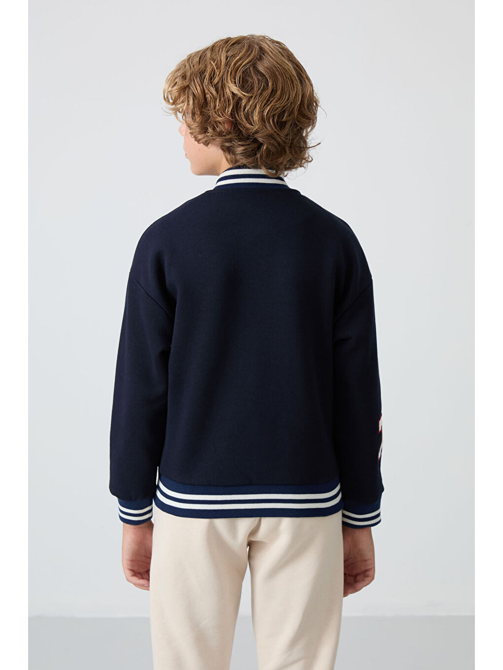 Lacivert Pamuklu Kalın İçi Tüylü Yumuşak Dokulu Standart Fit Nakışlı Erkek Çocuk Kolej Ceket - 1125-8
