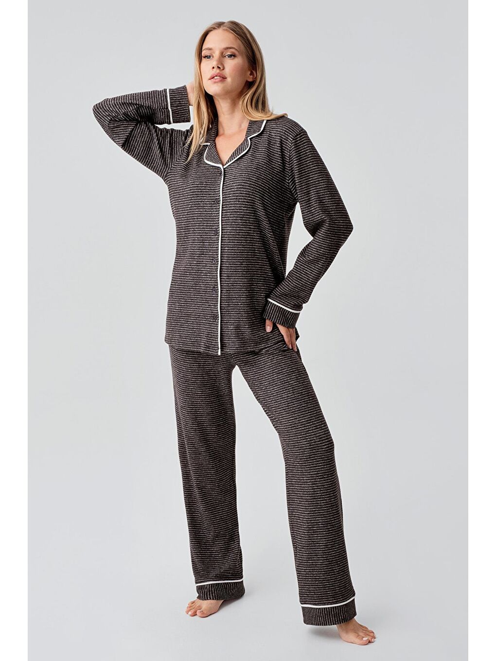 Kahverengi Uzun Kollu Düğmeli Esnek Yumuşak Dokulu Viskoz Pijama Takım 18217-2