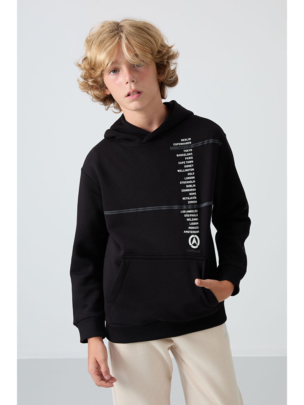 Siyah Pamuklu Kalın İçi Tüylü Yumuşak Dokulu Standart Fit Baskılı Erkek Çocuk Sweatshirt - 11239-6