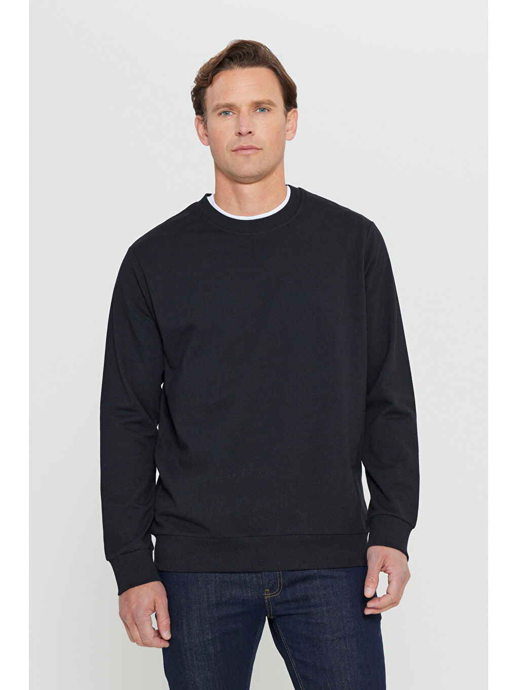 Erkek Siyah Standart Fit Normal Kesim 2 İplik Recycle Pamuklu Bisiklet Yaka Sweatshirt-3