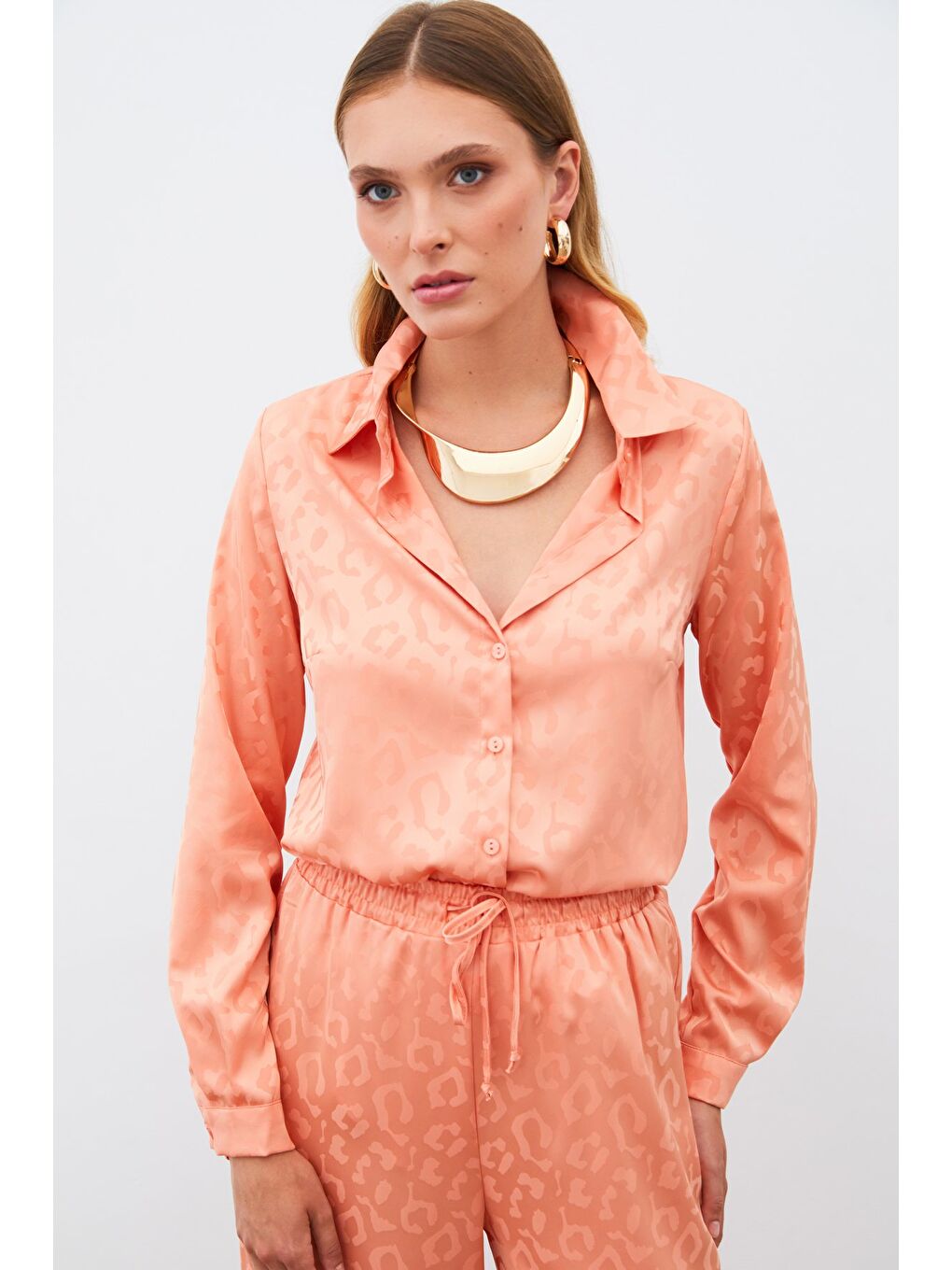 Pembe Desenli Saten Gömlek - Somon-1