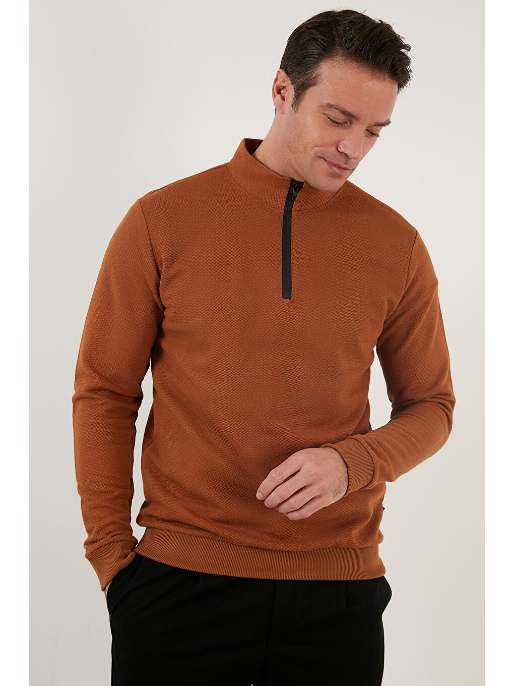 Kahverengi Pamuklu Slim Fit Yarım Fermuarlı Dik Yaka Sweat 5905400-1