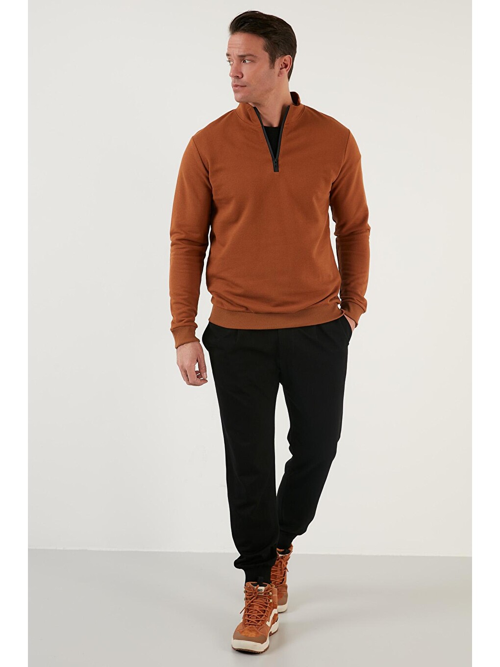 Kahverengi Pamuklu Slim Fit Yarım Fermuarlı Dik Yaka Sweat 5905400-2