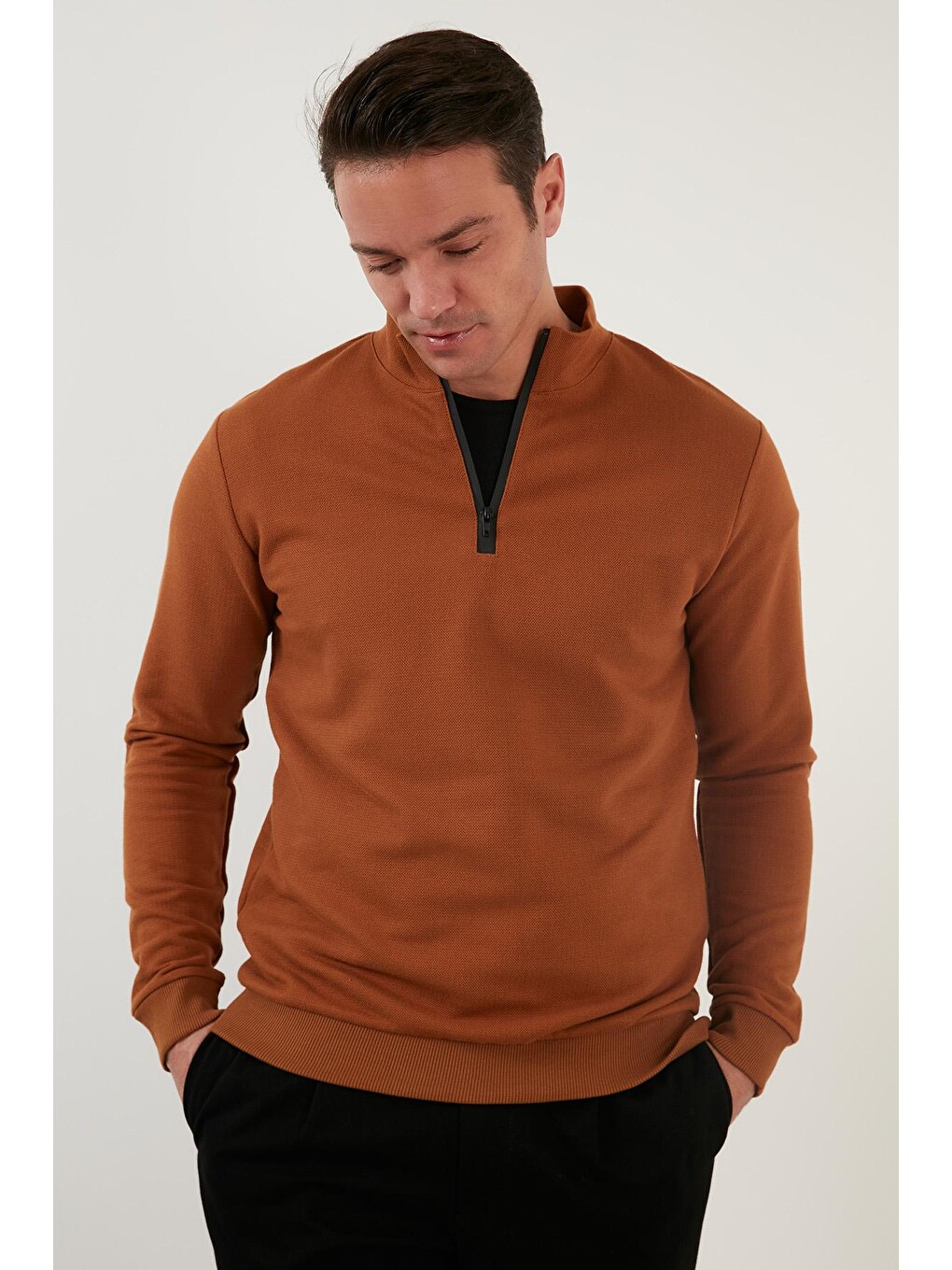 Kahverengi Pamuklu Slim Fit Yarım Fermuarlı Dik Yaka Sweat 5905400-3