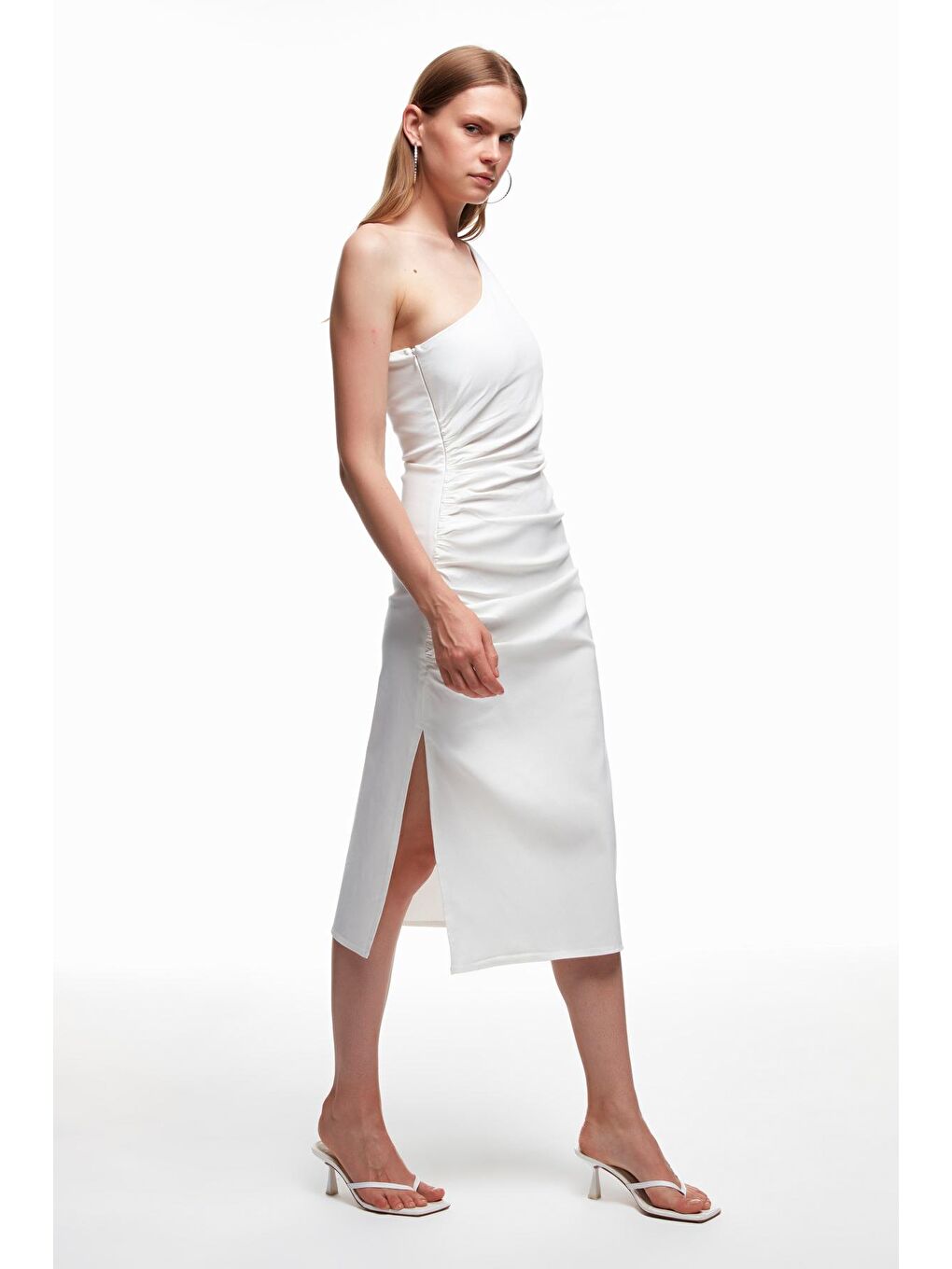 Büzgü Detaylı Tek Omuz Midi Elbise Beyaz-3