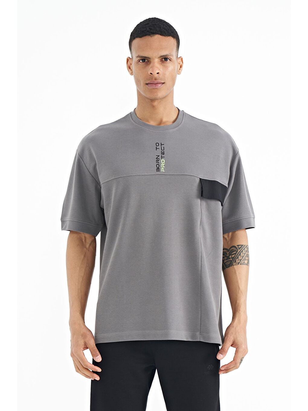 Koyu Gri Gizli Cep Detaylı Baskılı Oversize Erkek Tişört - 88244