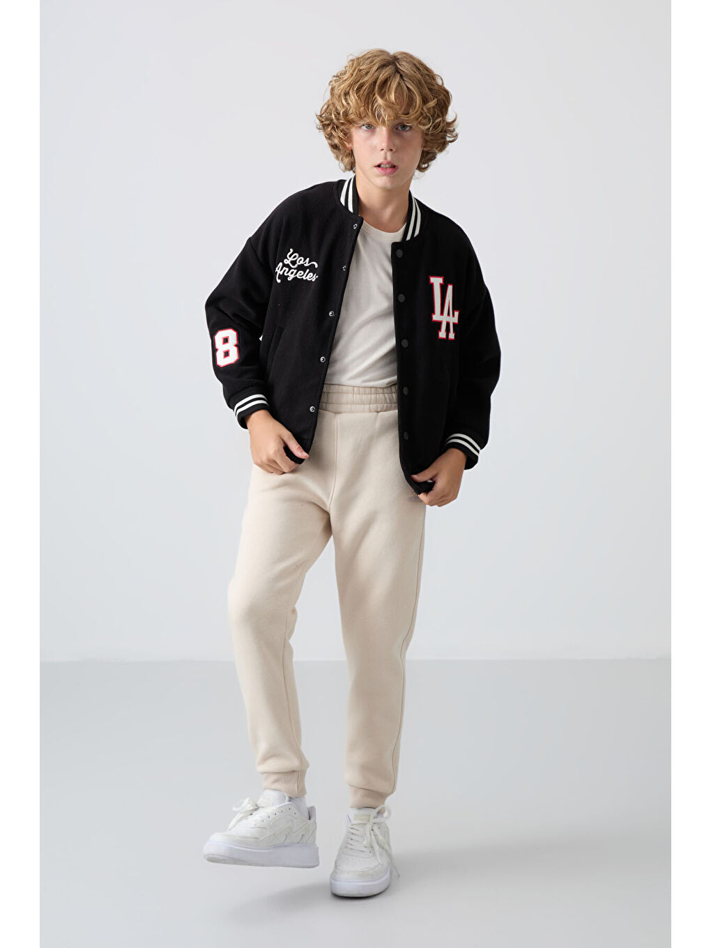 Siyah Kalın Yumuşak Dokulu Standart Fit Nakışlı Polar Erkek Çocuk Kolej Ceket - 11227-6