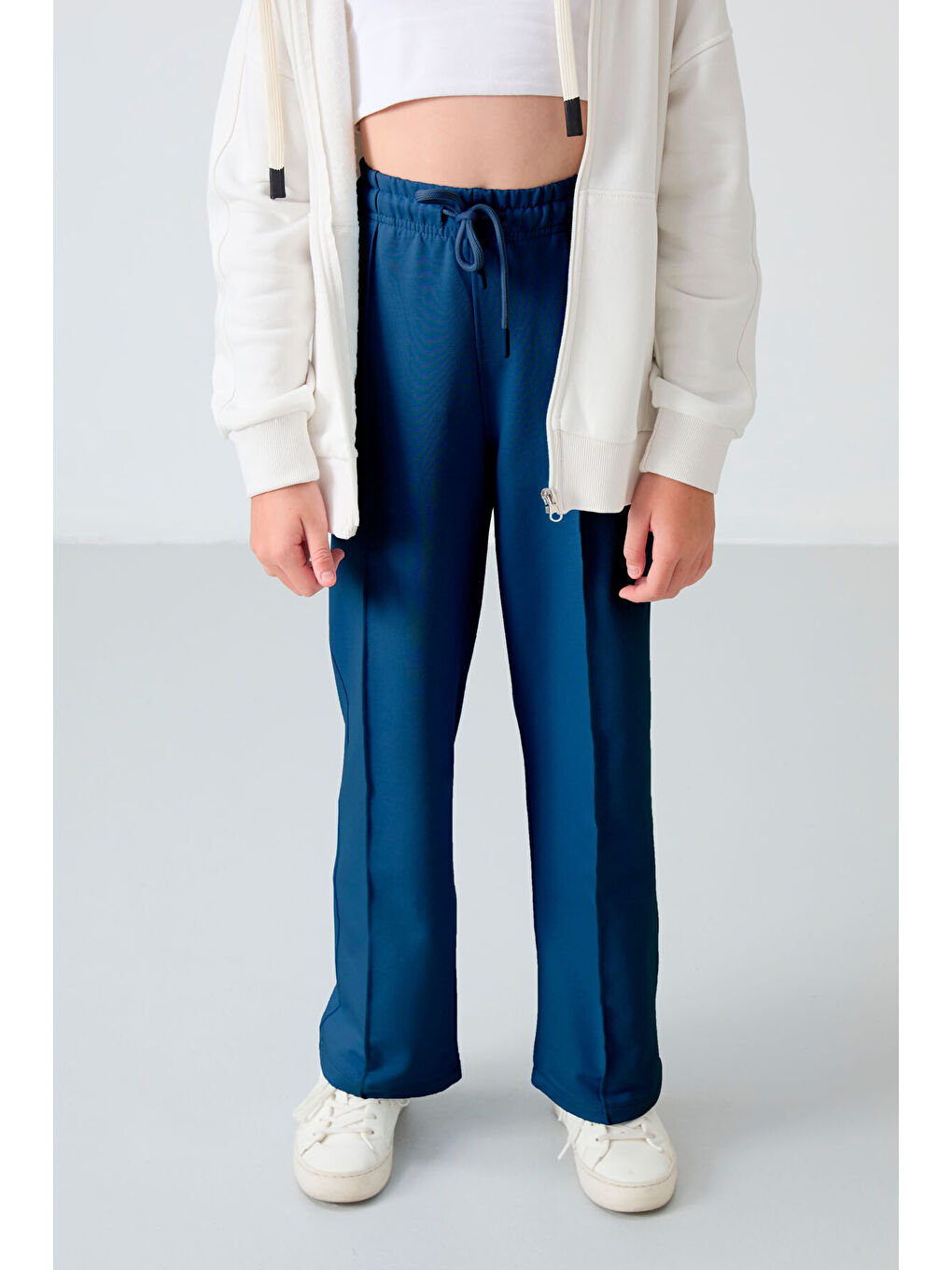 Mavi Parlament Cepli Ön Dikiş Detaylı Geniş Paça Kız Çocuk Eşofman Altı -75144-6