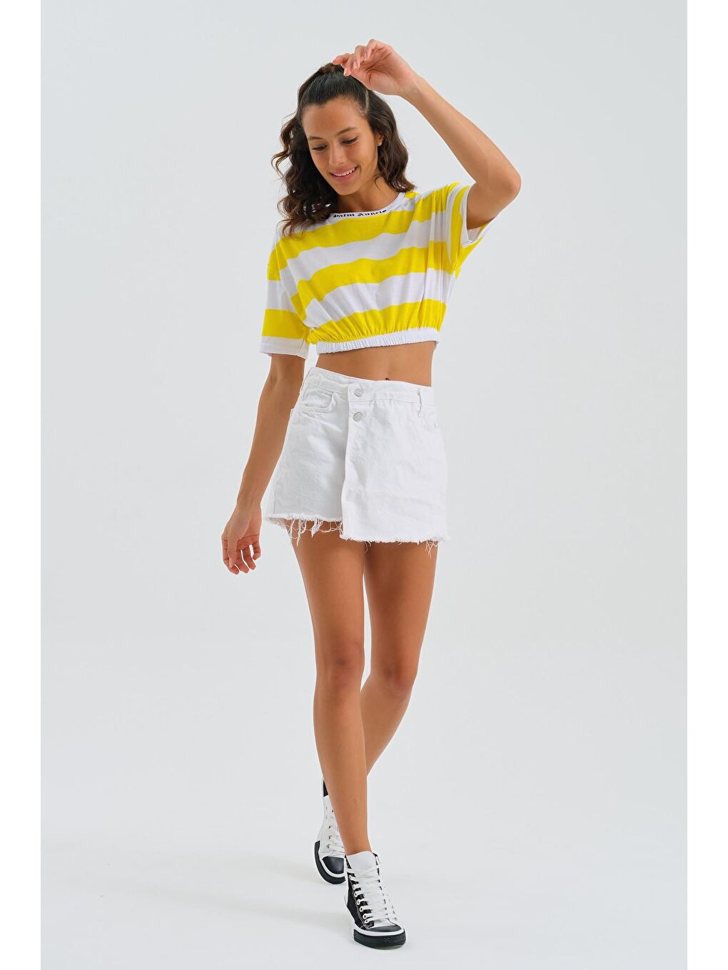 Sarı Kadin Beli Lastikli Yaka Baskili Crop-3