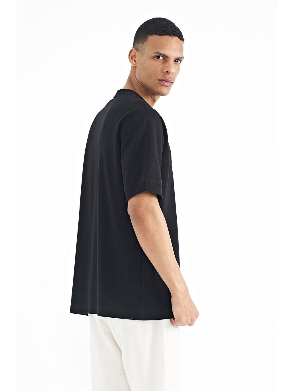 Siyah Gizli Cep Detaylı Baskılı Oversize Erkek Tişört - 88244-3