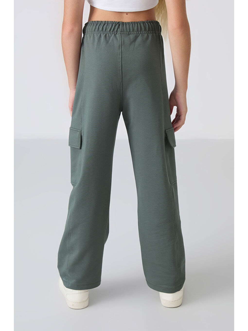 Haki Kargo Cepli Ön Dikiş Detaylı Geniş Paça Kız Çocuk Eşofman Altı - 75143-8