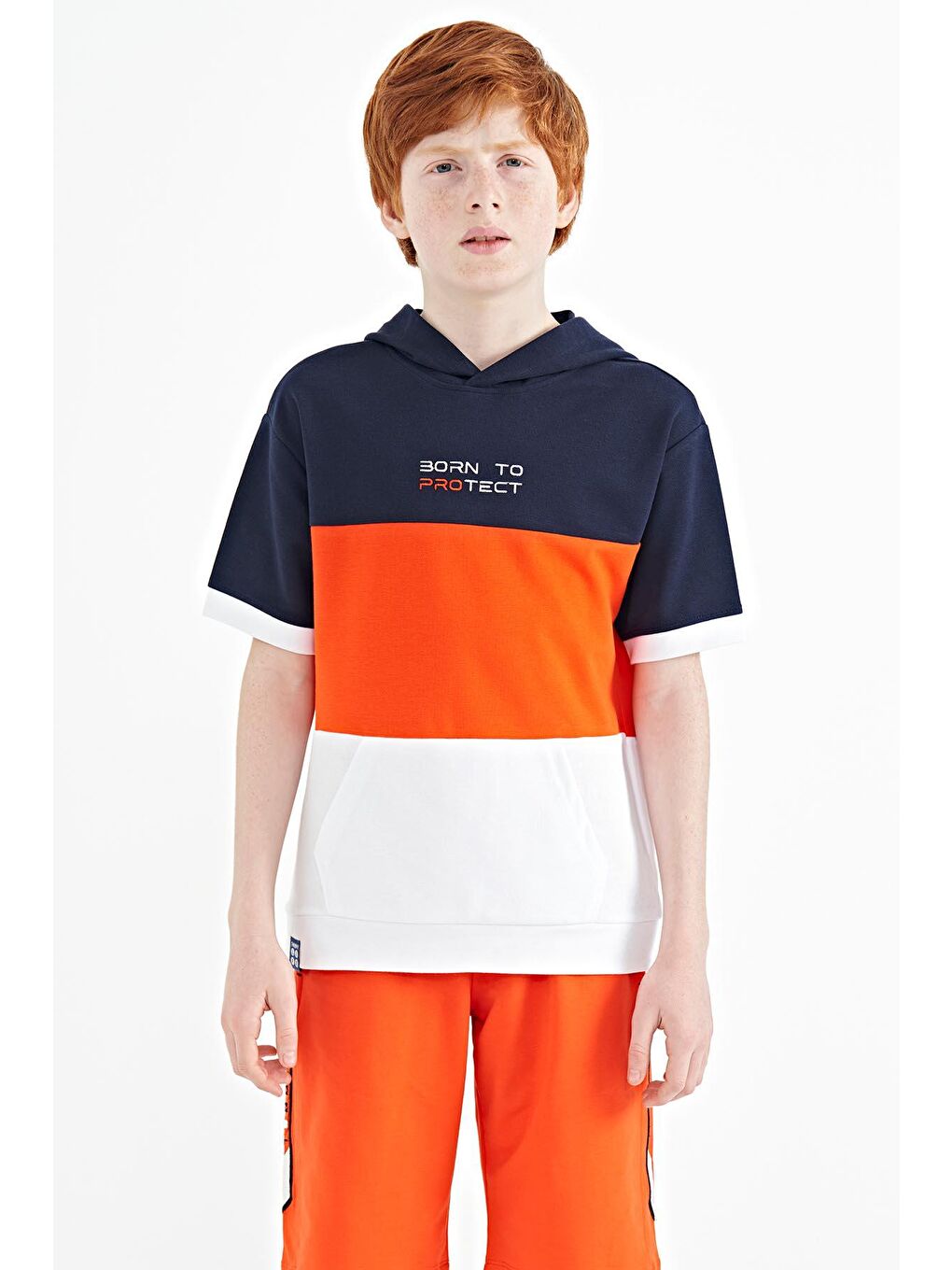 Beyaz Renk Bloklu Kanguru Cepli Kapüşonlu Oversize Erkek Çocuk Tişört - 11150