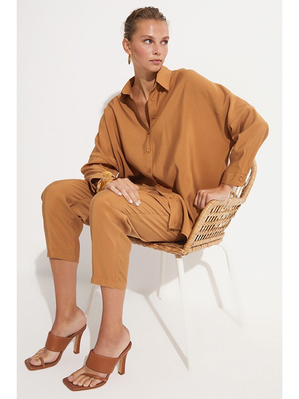 Kahverengi Bol Kesim Gömlek- Pantolon Takım-3