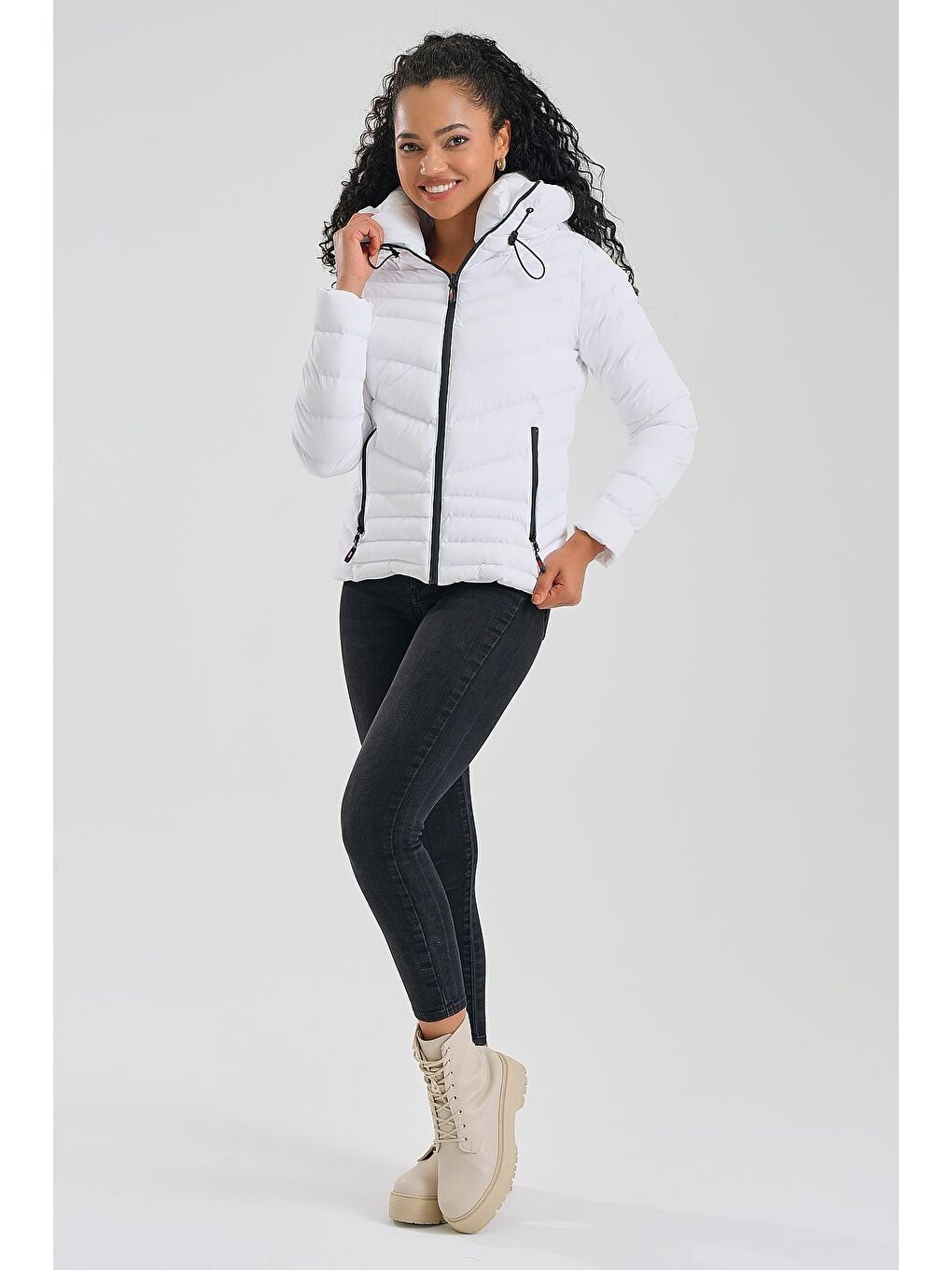 Beyaz Kadın Mont Kapüşonlu-1