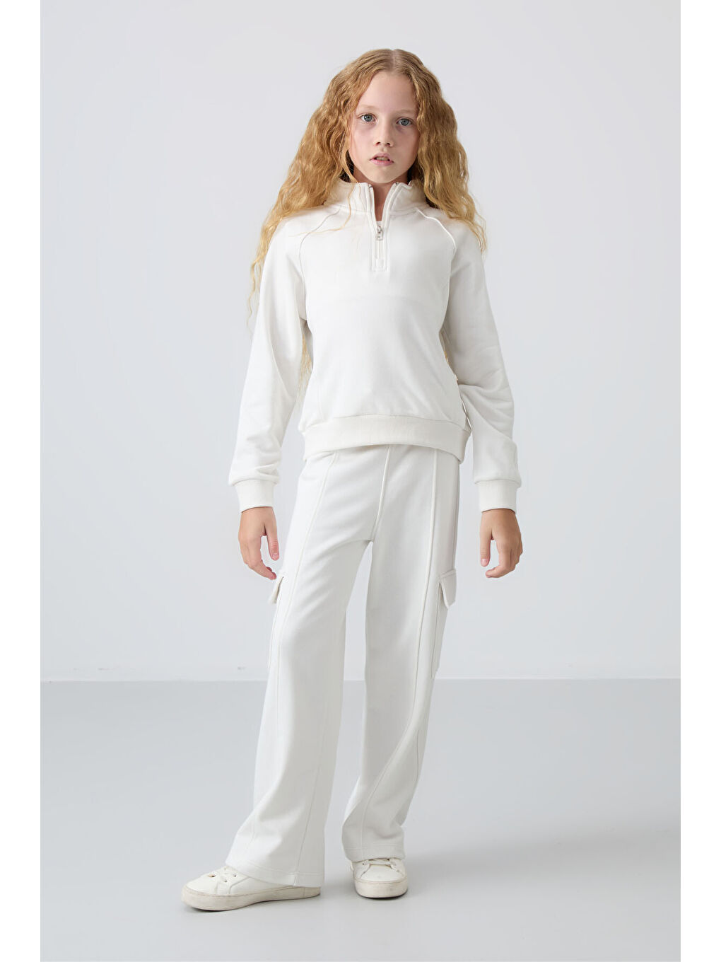 Ekru Pamuklu İçi Tüylü Yumuşak Dokulu Standart Fit Nakışlı Kız Çocuk Eşofman Takım - 75159-4