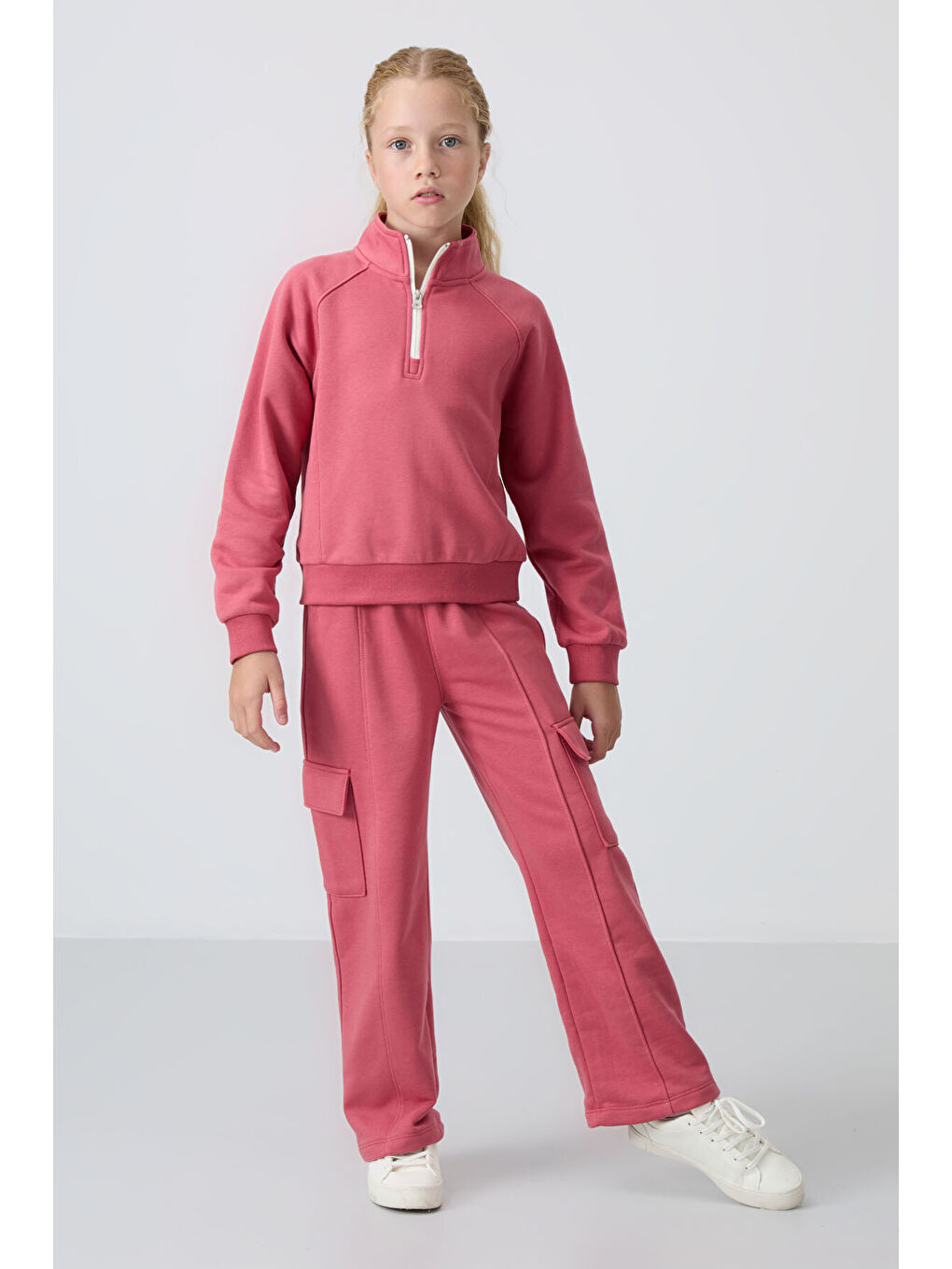 Pembe Yaban Gülü Pamuklu İçi Tüylü Yumuşak Dokulu Standart Fit Nakışlı Kız Çocuk Eşofman Takım - 75159-8